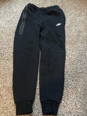 Nike womens Black Jogger  sweat Pants